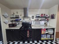 1973 HILLCREST Manufactured Home