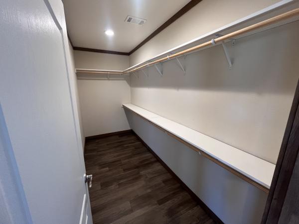 2023 Clayton 32EZL28643A Mobile Home