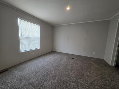 Photo 4 of 8 of home located at 702 Thomas J Drive Flint, MI 48506