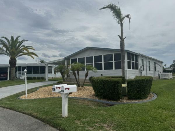 Photo 1 of 2 of home located at 1928 Sunflower Circle Sebring, FL 33872
