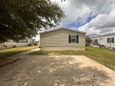 Photo 2 of 13 of home located at 119 Cactus Wren Loop New Braunfels, TX 78130