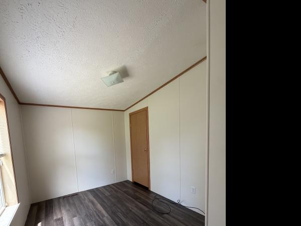 2002 Fall Creek Mobile Home