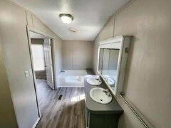 2001 Clayton Homes Inc Sierra Vista Mobile Home
