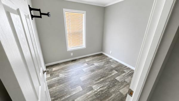 2021 Clayton Homes Inc Community Series Mobile Home