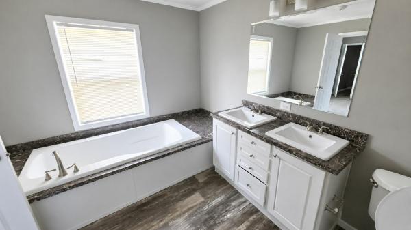 2021 Clayton Homes Inc Community Series Mobile Home