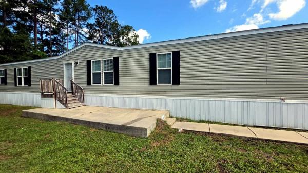 2021 Clayton Homes Inc Community Series Mobile Home