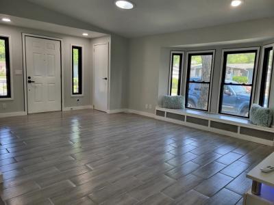 Photo 3 of 20 of home located at 213 Northshore Road Elgin, IL 60123