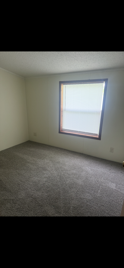 Photo 2 of 5 of home located at 1954 Cedar Avenue Huntington, IN 46750