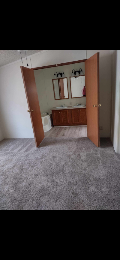 Photo 5 of 5 of home located at 1954 Cedar Avenue Huntington, IN 46750