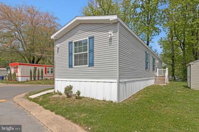 Photo 2 of 17 of home located at 9500 Beech Park Street Capitol Heights, MD 20743