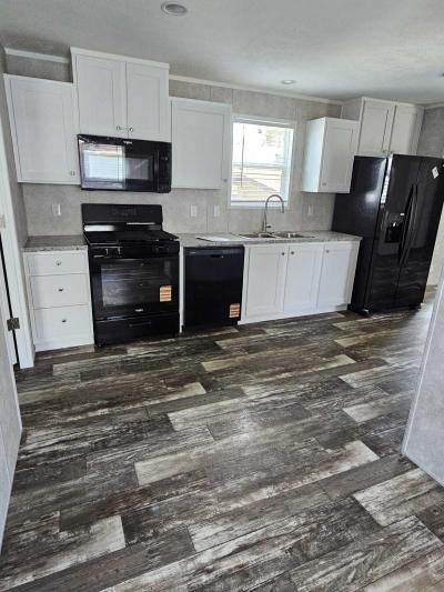 Mobile Home at 32 Westwood Ave Pontiac, IL 61764