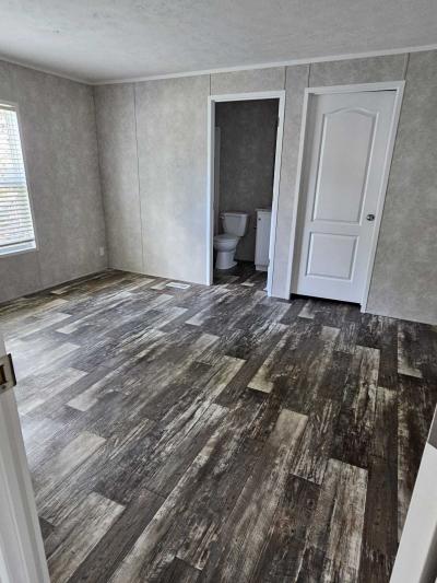Photo 2 of 11 of home located at 32 Westwood Ave Pontiac, IL 61764
