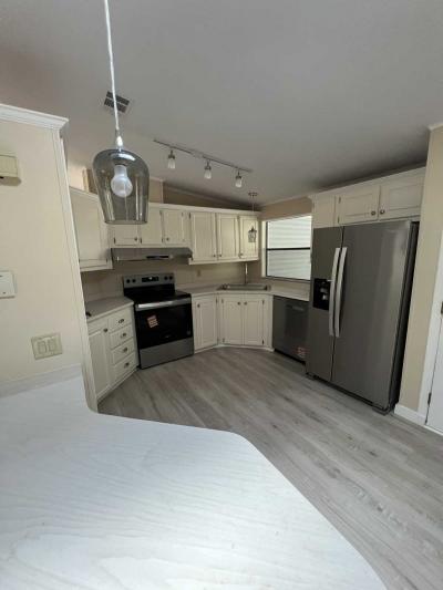 Photo 5 of 14 of home located at 316 Notch Lane Deland, FL 32724