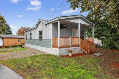 Photo 2 of 25 of home located at 16551 SE 82nd Dr #27A Clackamas, OR 97015