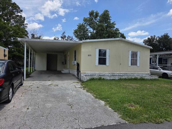 Photo 1 of 2 of home located at 1234 Reynolds Rd #211 Lakeland, FL 33801