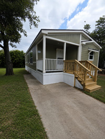 Mobile Home at 8007 Moonmist Creek, Lot 50 Fort Worth, TX 76140