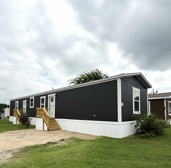 Photo 1 of 2 of home located at 3001 Gentle St., Lot 172 Fort Worth, TX 76140