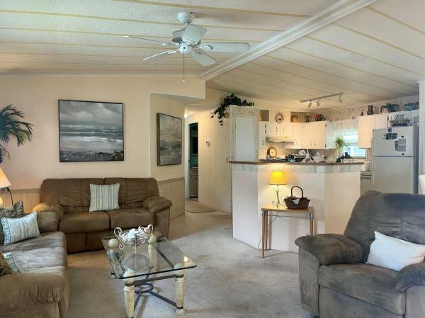 Photo 2 of 1 of home located at 1001 Starkey Road, Lot 192 Largo, FL 33771
