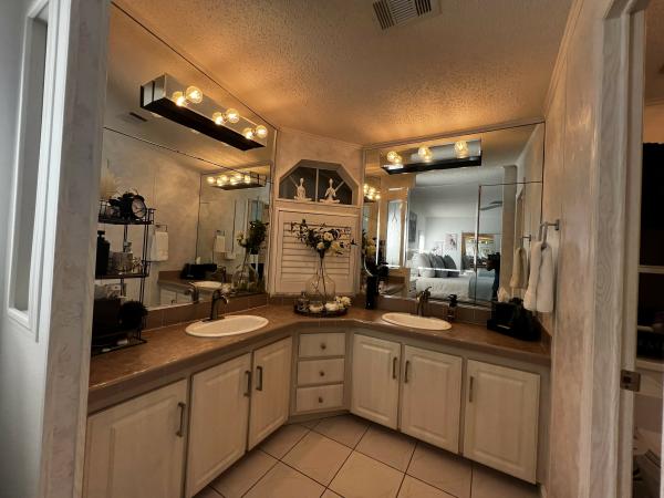 1999 Merit FLHMBT40643623A/B Mobile Home