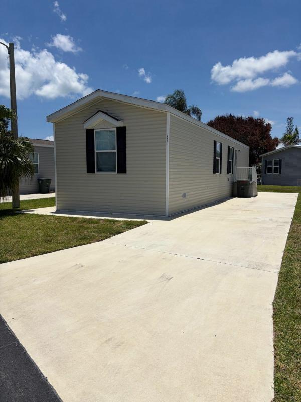 2022 Clayton Homes Inc Community Series Mobile Home