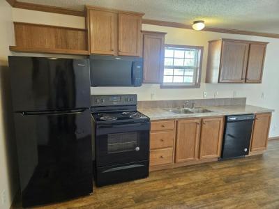 Photo 4 of 10 of home located at 26101 Third St  #124 Taylor, MI 48180