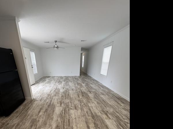 2020 Champion RH2703D7016 Mobile Home
