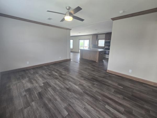 2023 Clayton 32DEV28563A (SG) Mobile Home