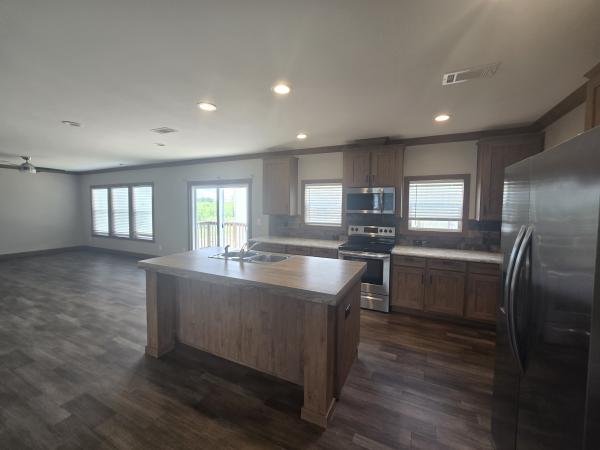 2023 Clayton 32DEV28563A (SG) Mobile Home