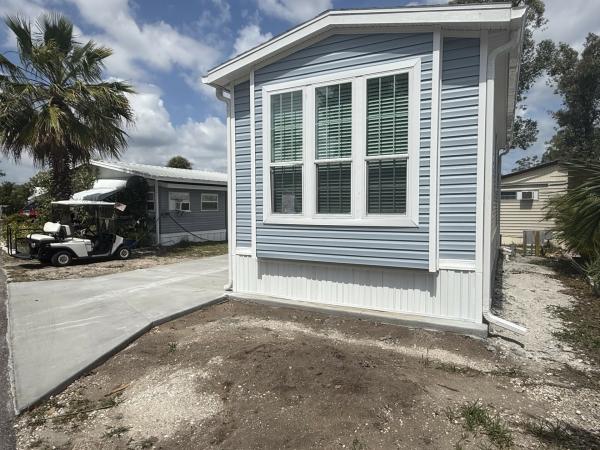 2026 SKYLINE/CHAMPION PALM BAY Q1B807 Mobile Home