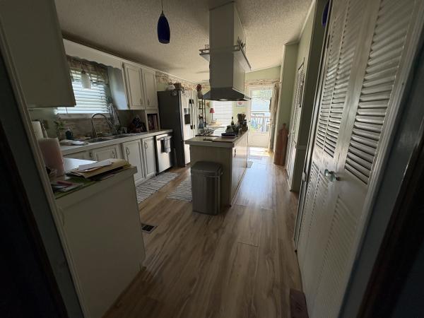 1992 LX 141 Mobile Home