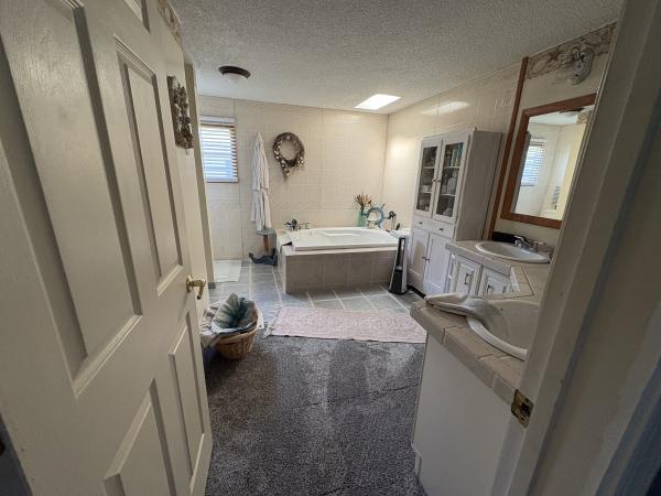 1992 LX 141 Mobile Home