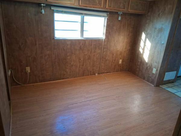 1983 MOBILE HOM  Home