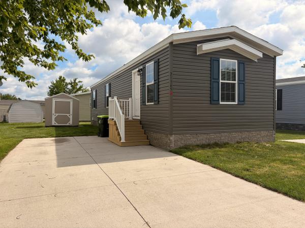 Photo 1 of 2 of home located at 21365 Chalet Dr., Site #125 Macomb, MI 48044