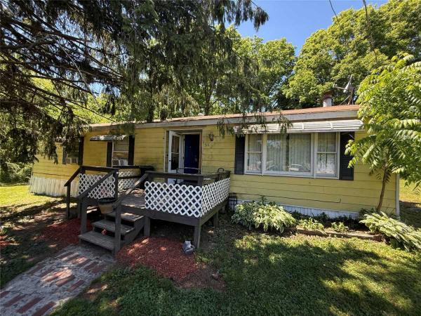 1976 Mobile Home