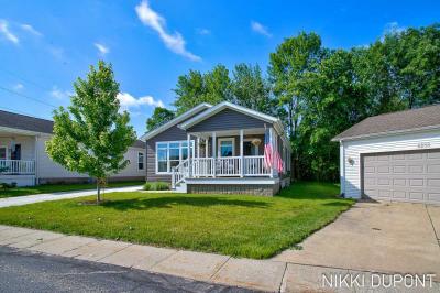 Photo 3 of 64 of home located at 5254 West Scenic Turn Ln Holland, MI 49423