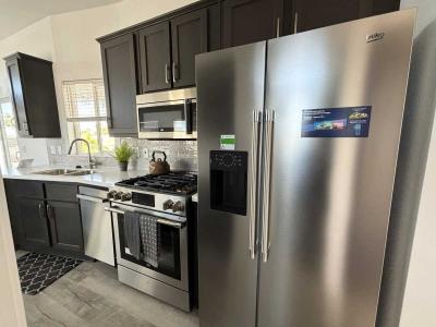 Photo 4 of 6 of home located at 13502 N Frontage Rd #180 Yuma, AZ 85367