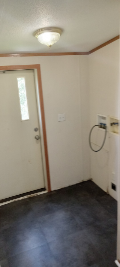 Photo 3 of 15 of home located at 1100 Thornwood Dr SW #806 Heath, OH 43056