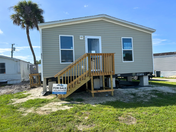 Photo 3 of 2 of home located at 340 Mallets Bay Lane, 421 Cocoa, FL 32926