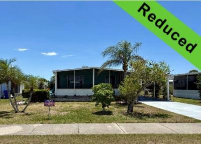 Mobile Home at 924 Lucaya W Venice, FL 34285