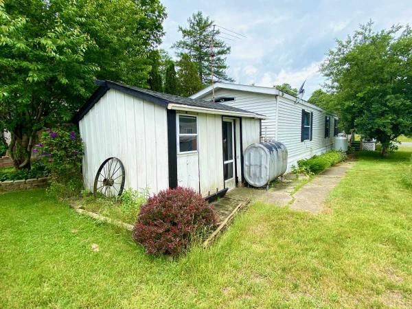 1988 Skyline 204C Manufactured Home