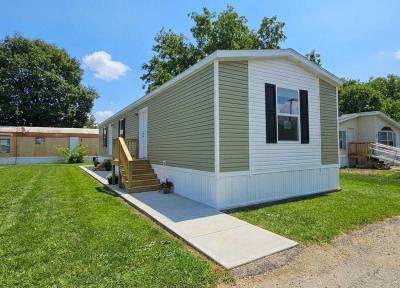 Mobile Home at Pinewood Chillicothe, Il 61523 Lot 81 Chillicothe, IL 61523
