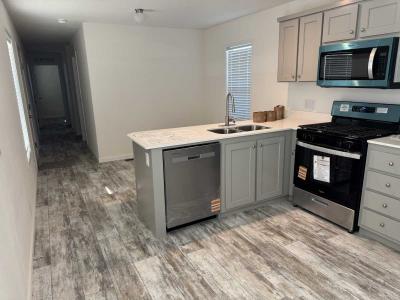 Photo 4 of 11 of home located at 721 Oswell St Bakersfield, CA 93306
