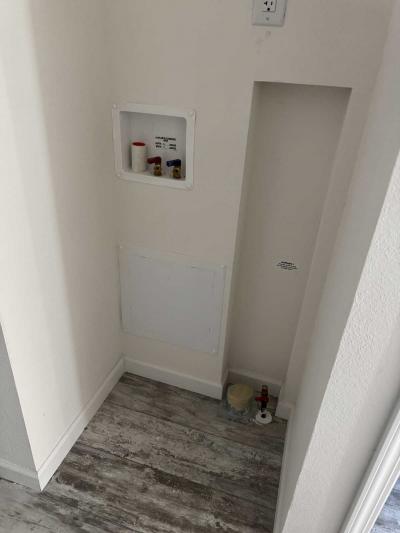 Photo 5 of 11 of home located at 721 Oswell St Bakersfield, CA 93306