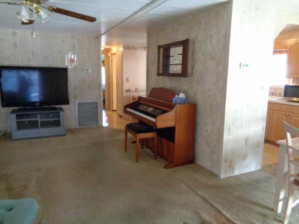 1980 TWIN Manufactured Home