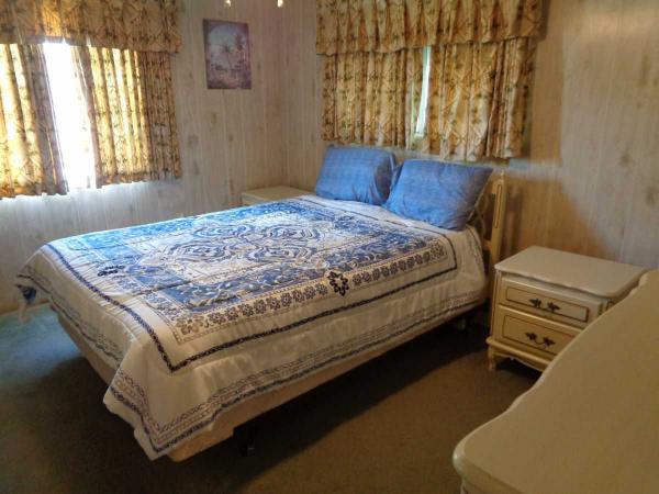 1980 TWIN Manufactured Home
