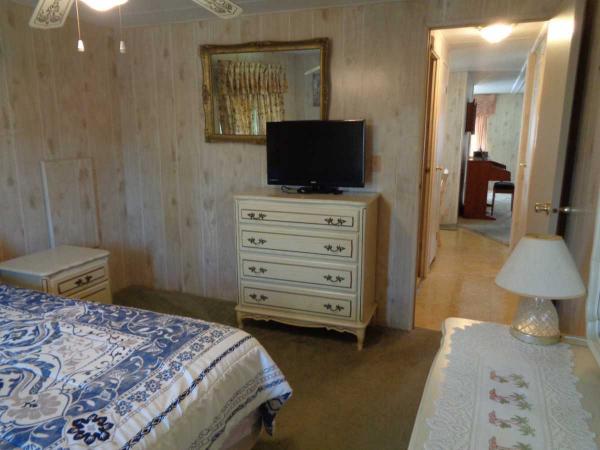 1980 TWIN Manufactured Home