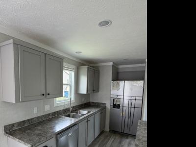 Photo 2 of 14 of home located at 528 Birchwood Circle Shelbyville, KY 40031