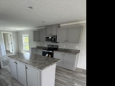 Photo 3 of 14 of home located at 528 Birchwood Circle Shelbyville, KY 40031
