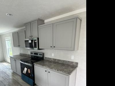 Photo 4 of 14 of home located at 528 Birchwood Circle Shelbyville, KY 40031