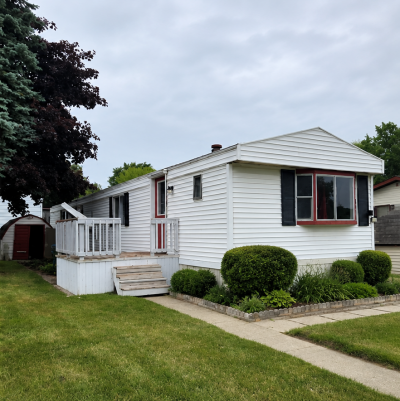 Photo 2 of 9 of home located at 2093 Mcdivitt Ct. #183 Milford, MI 48381